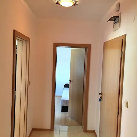 Lägenhet Pearl Beach Two-bedroom Eh Slăntjev Brjag